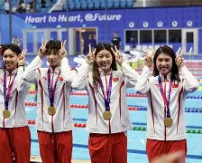 游泳夜战:漠南天虎队强势反弹粤西霹雳队,主帅临场妙招韧性与执行并存 游泳夜战:漠南天虎队强势反弹粤西霹雳队,主帅临场妙招韧性与执行并存