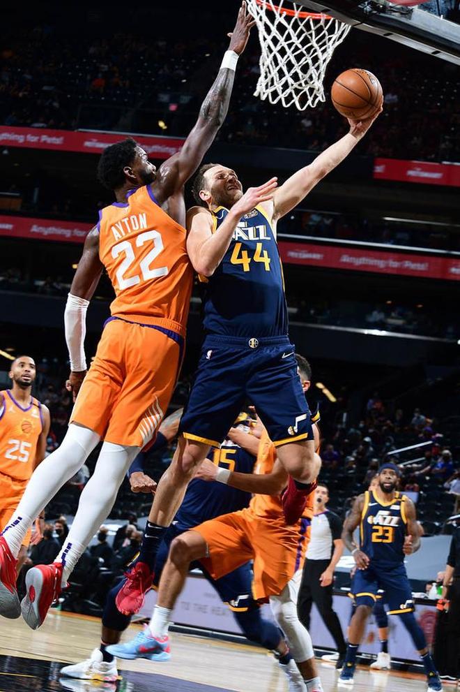 菲尼克斯太阳训练开放日，今晚刷新队史纪录引欢呼，NBA季后赛在即，细节决定成败的简单介绍