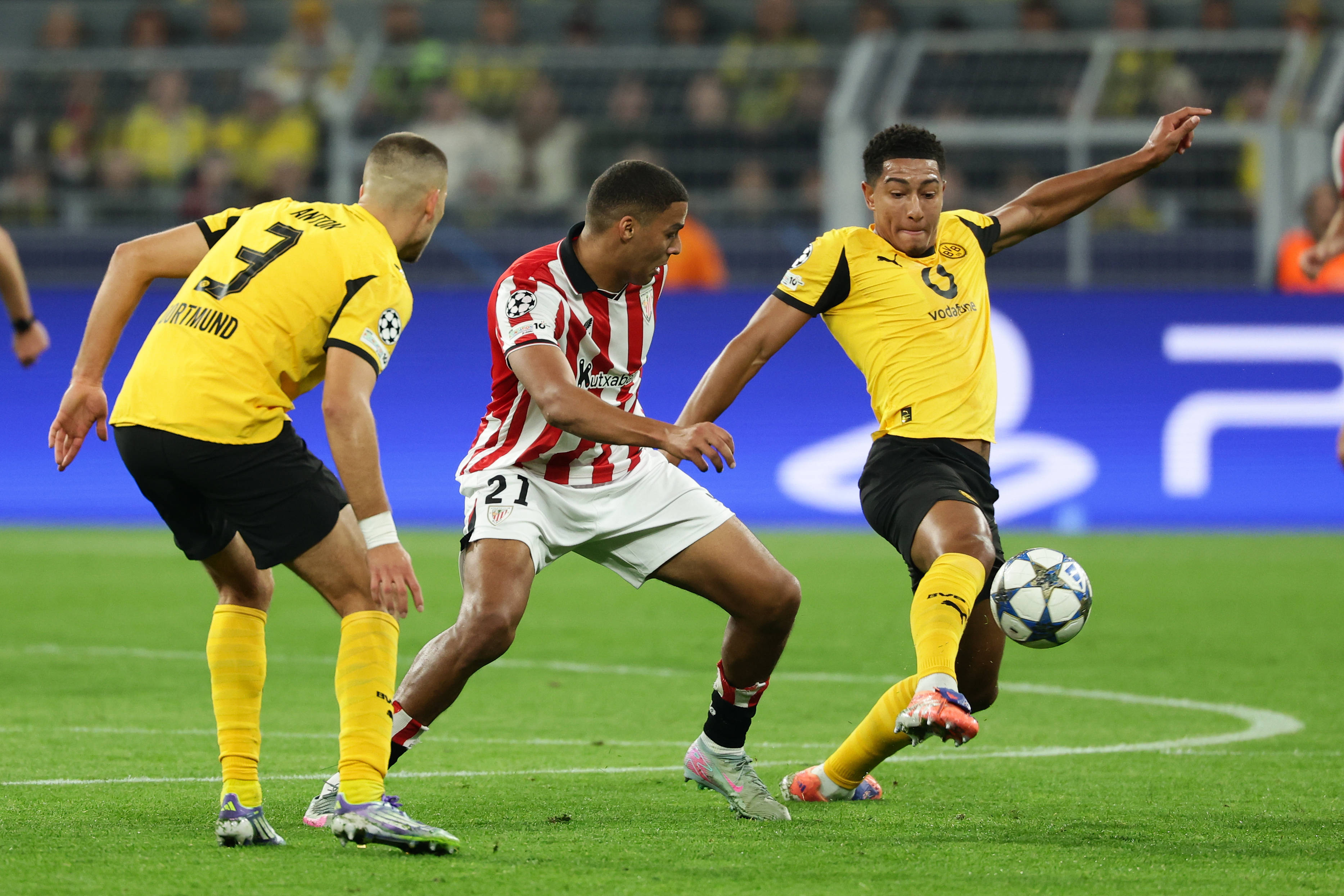 转会期欧冠焦点战,毕尔巴鄂竞技主帅复盘,压力陡增,赛季目标并未改变(毕尔巴鄂竞技与西班牙人的战术博弈) 转会期欧冠焦点战,毕尔巴鄂竞技主帅复盘,压力陡增,赛季目标并未改变(毕尔巴鄂竞技与西班牙人的战术博弈)