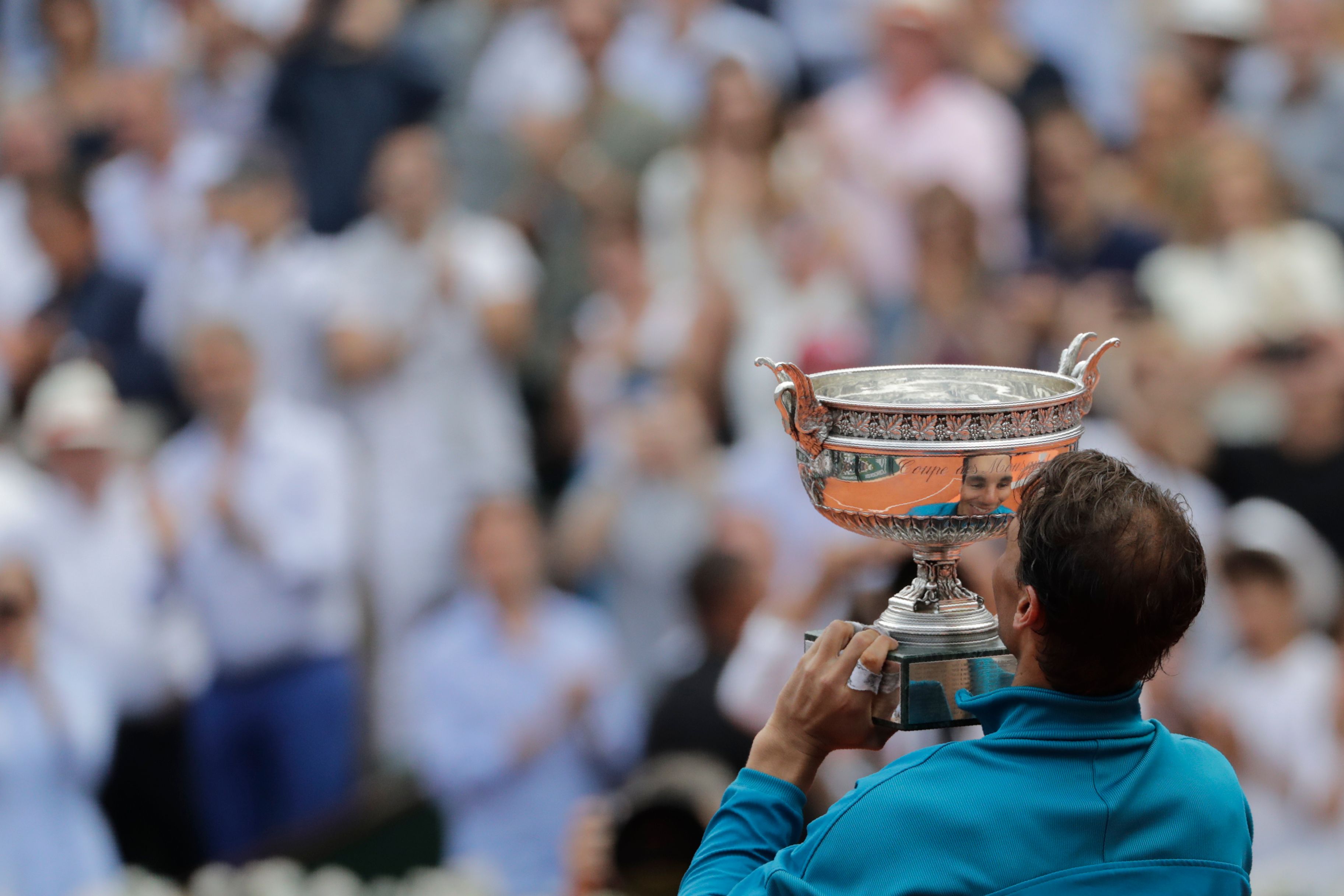 关于纳达尔回归赛场,回归赛场首场状态亮眼,勇士观众沸腾!的信息 关于纳达尔回归赛场,回归赛场首场状态亮眼,勇士观众沸腾!的信息